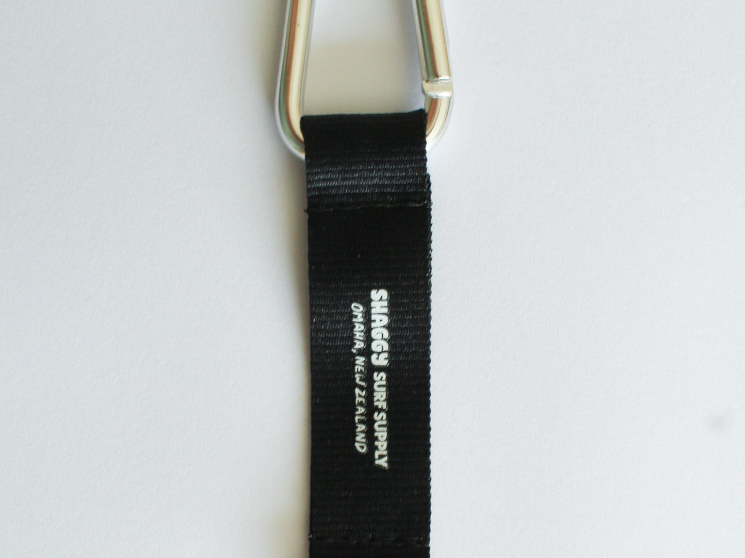 BLACK CARABINER - Shaggy