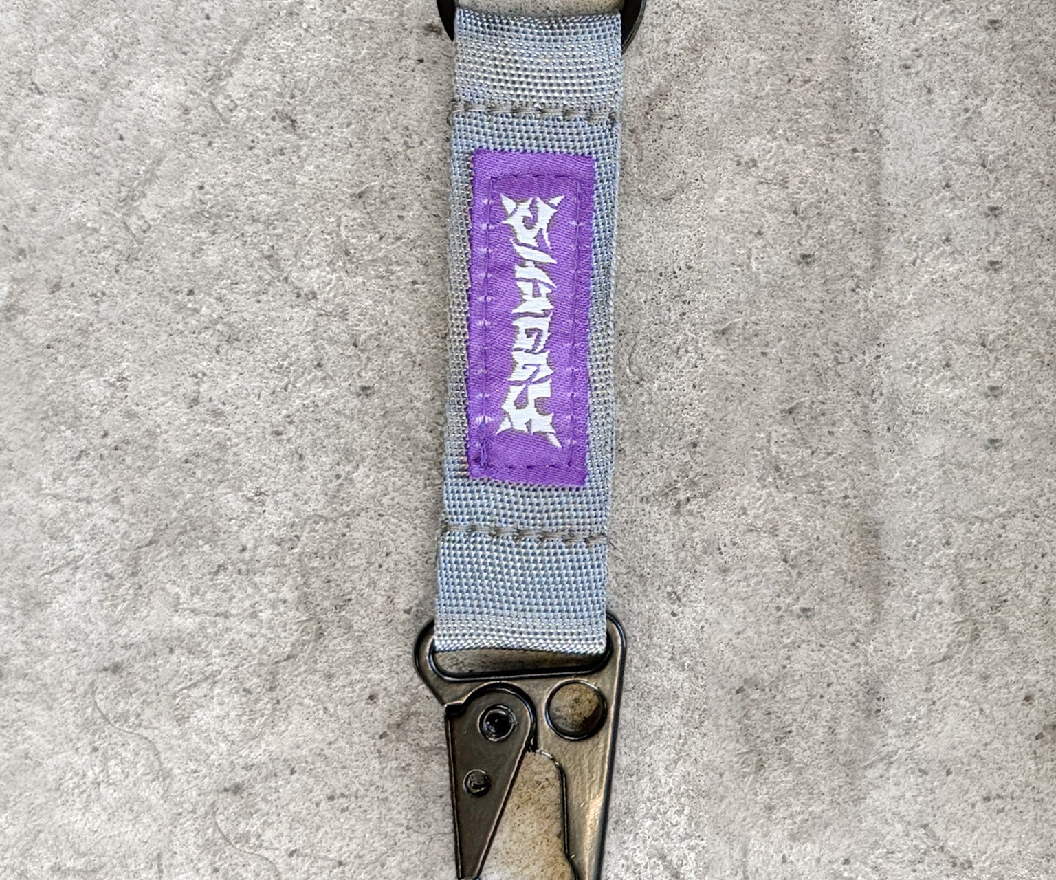 CARABINER - Shaggy