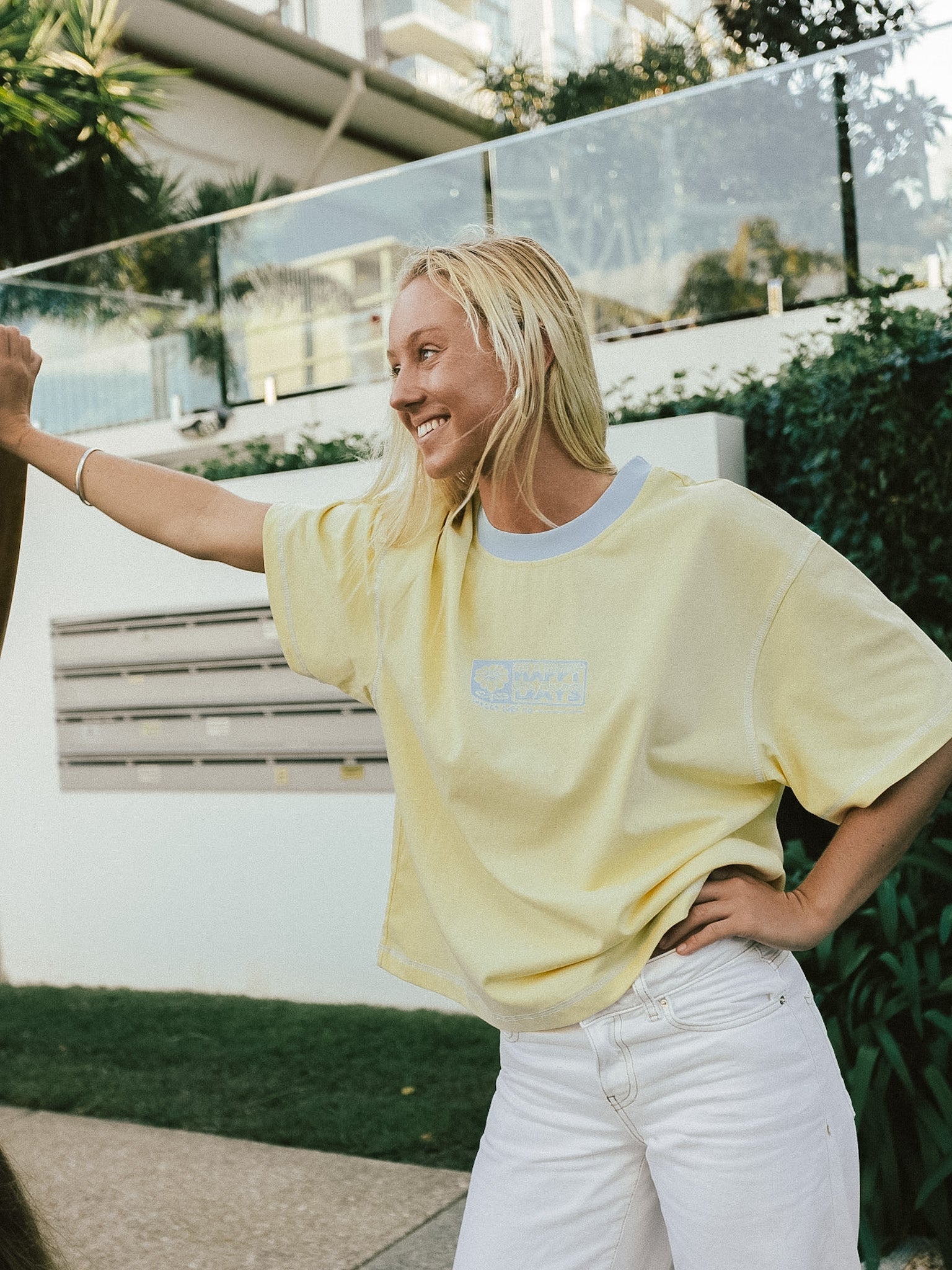 HAPPY DAYS WOMENS TEE - Shaggy