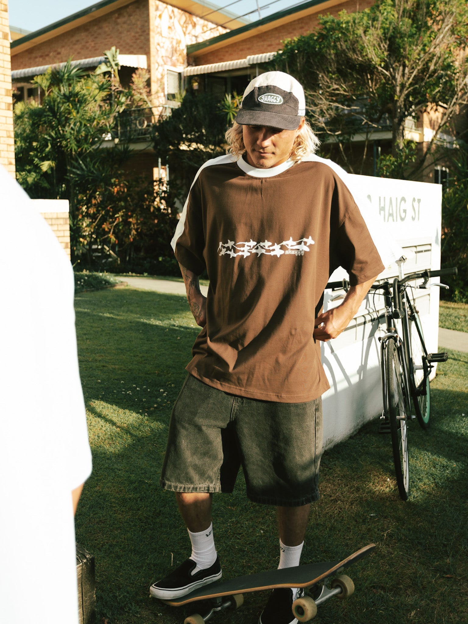 SHIVER BOX TEE - Shaggy