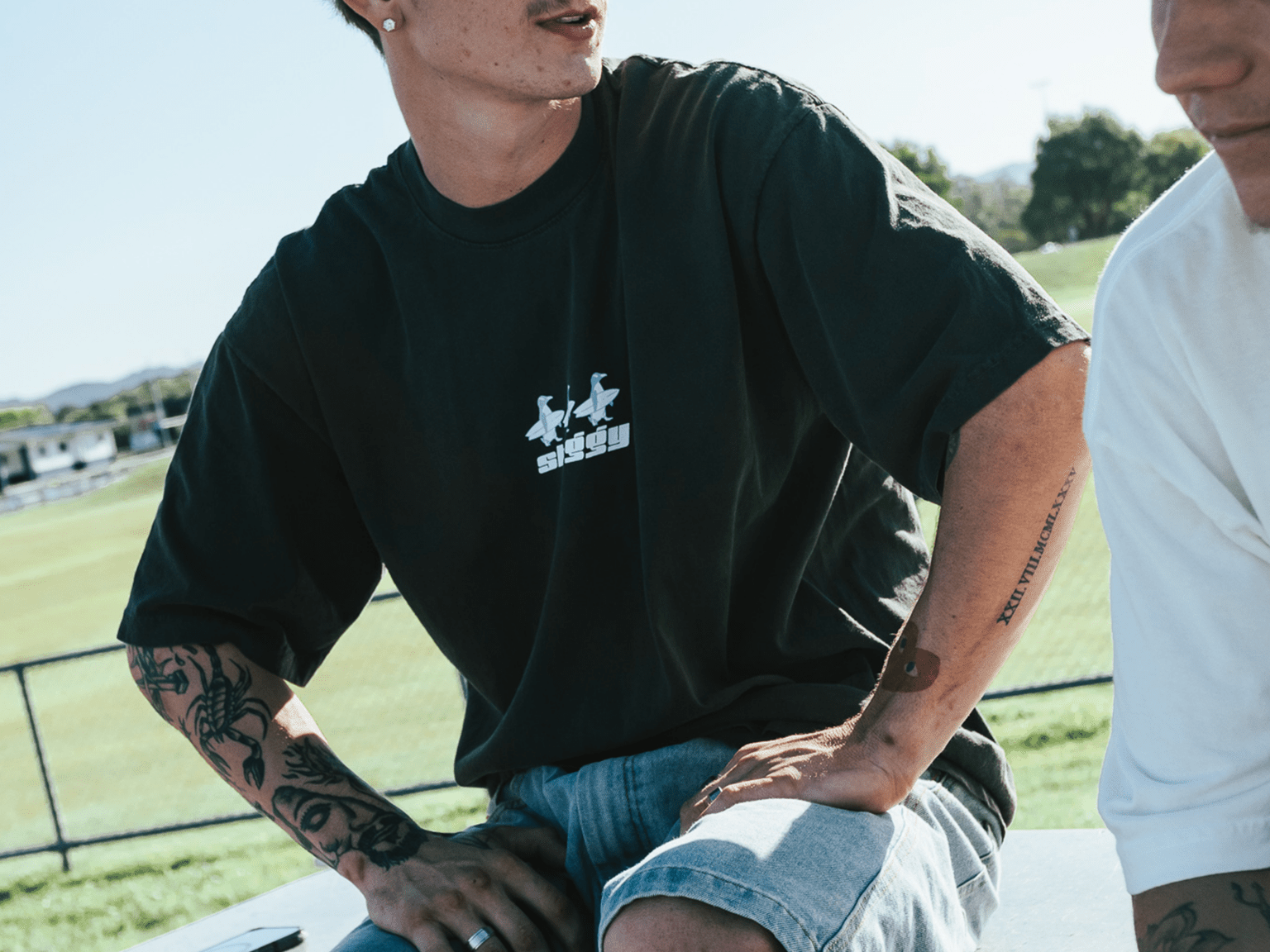 SURFS UP T - SHIRT - Shaggy